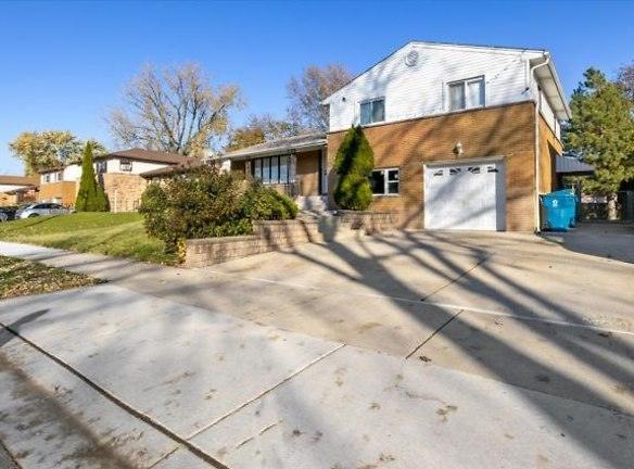 1621 Clay Ct - Melrose Park, IL 60160 - Home For Rent