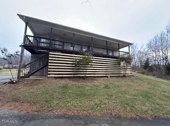 4350 Weaver Pike - Bluff City, TN 37618 - Home For Rent