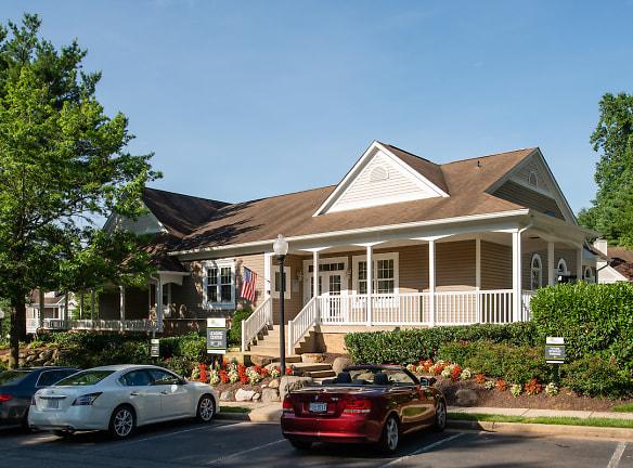 The Elms At Oakton - 3223 Arrowhead Cir - Fairfax, VA Apartments for Rent