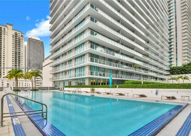 1111 SW 1 ave Unit: 2215 Miami FL 33130 for Rent