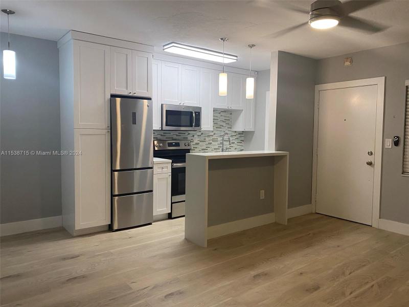 6310 SW 79th St Unit: 4 South Miami FL 33143 for Rent