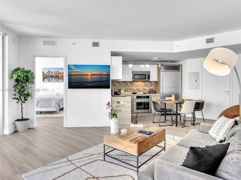 1300 Brickell Bay Dr Unit: 3207 Miami FL 33131 for Rent