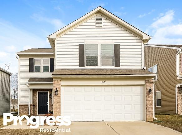 1224 N Aberdeen Dr - Franklin, IN 46131 - Home For Rent