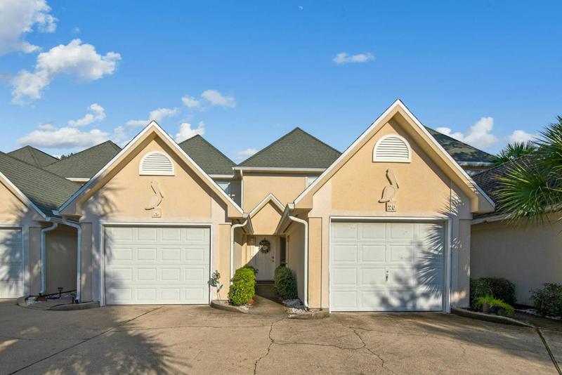 235 PELICAN PL UNIT 20, Destin, FL 32541 Townhouse For Sale  MLS# 940063