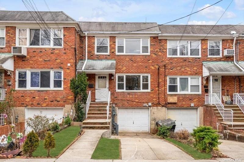 College Point, Queens County, NY House for sale Property ID: 418809886