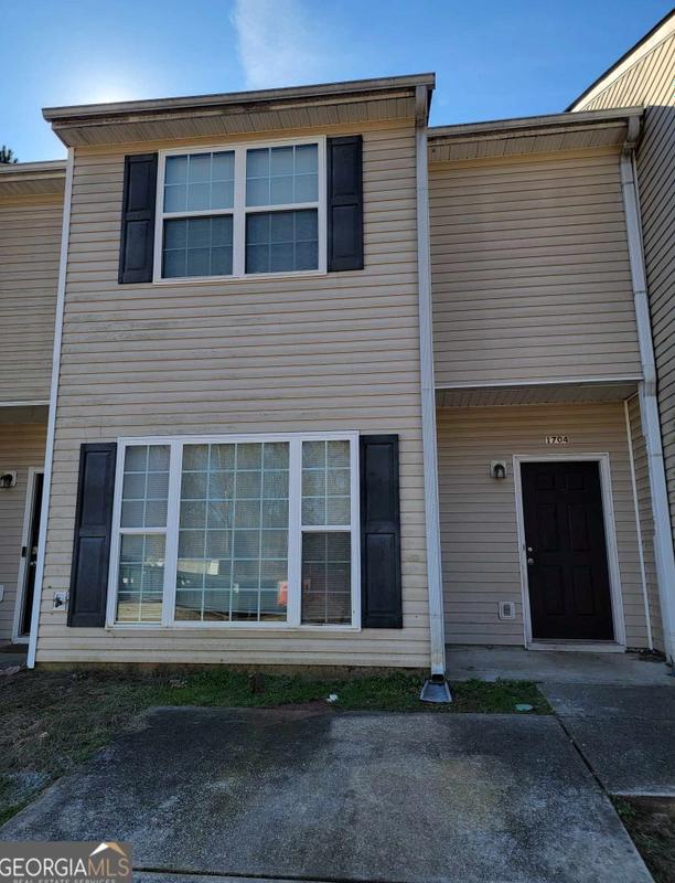 1704 Carrington Dr, Griffin, GA 30224 - MLS 10249360 for Sale