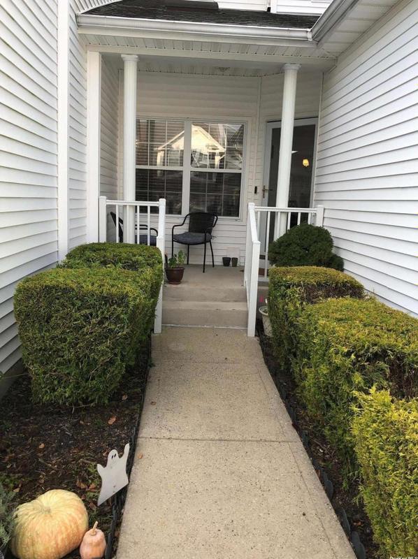 11 Brookville Way #11, Manorville, NY 11949 - MLS 3510276 for Sale