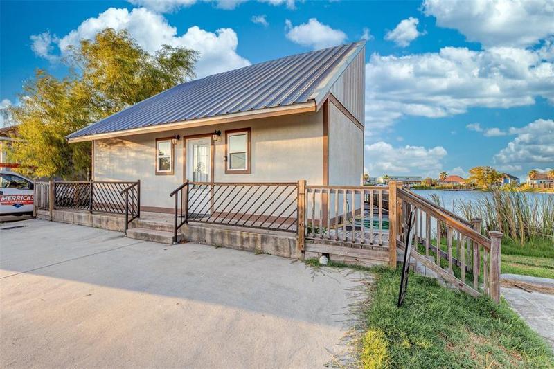 2732 Avenue D, San Leon, TX 77539 for Sale