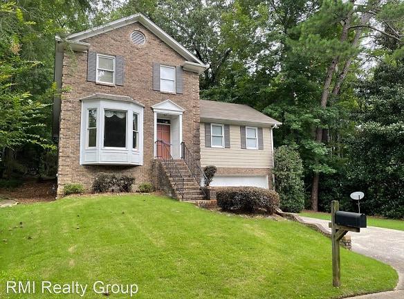 2301 Vestbrook Dr - Vestavia Hills, AL 35243 - Home For Rent