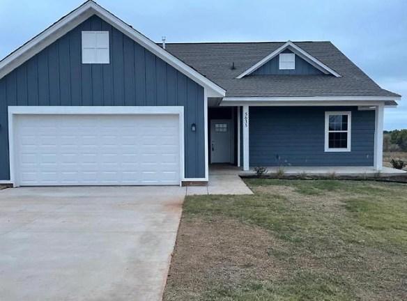 5635 Little Farms Rd - Guthrie, OK 73044 - Home For Rent