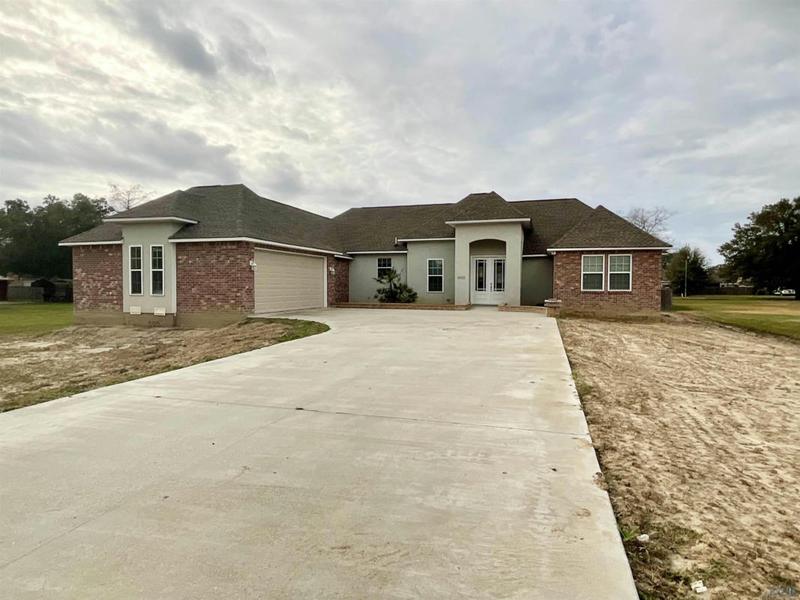 4010 VEROT SCHOOL RD, Youngsville, LA 70592 Single Family Residence For Sale  MLS# 2024000520
