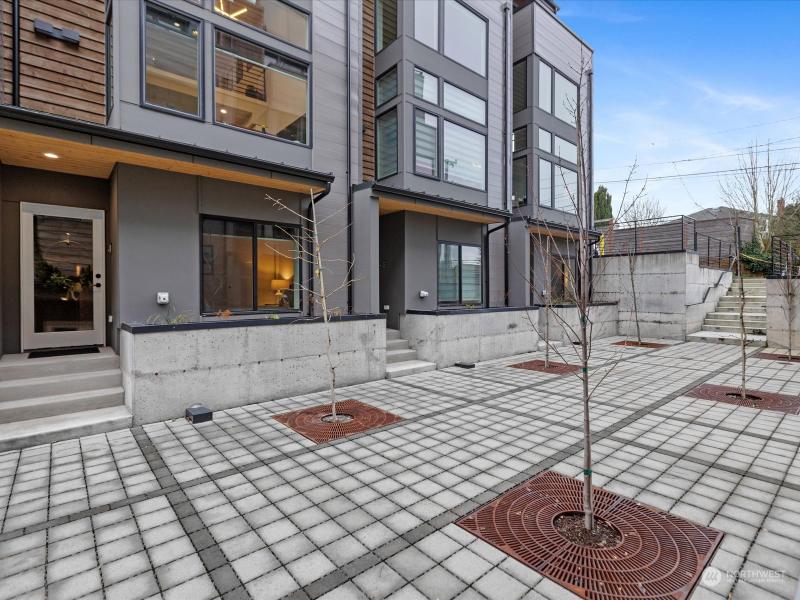 6543 35th Avenue Southwest, Unit D, Seattle, WA 98126 for Sale
