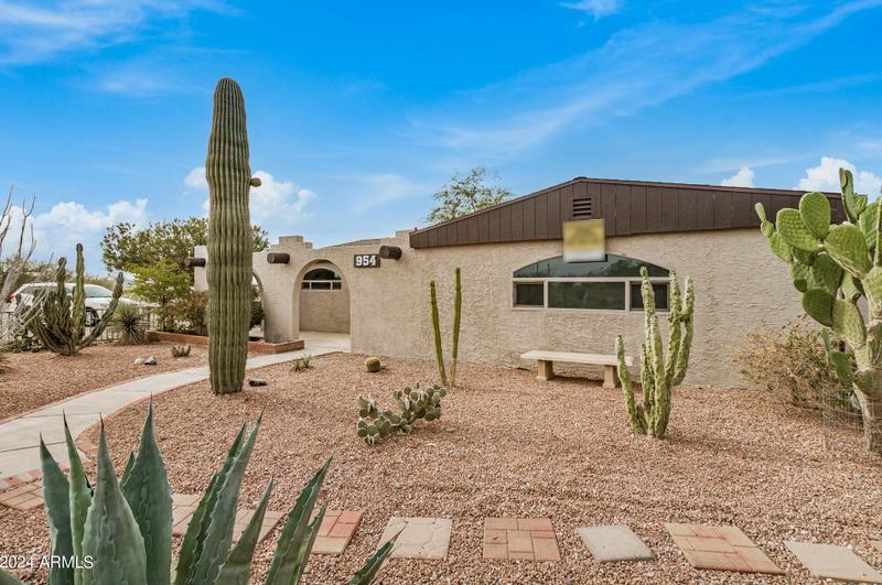 954 S Cortez Rd, Apache Junction, AZ 85119 - MLS 6654377 for Sale