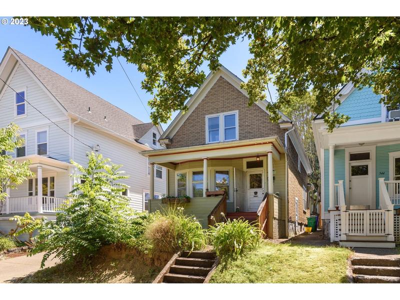 546 NE Stanton St, Portland, OR 97212  MLS# 23695831 for Sale