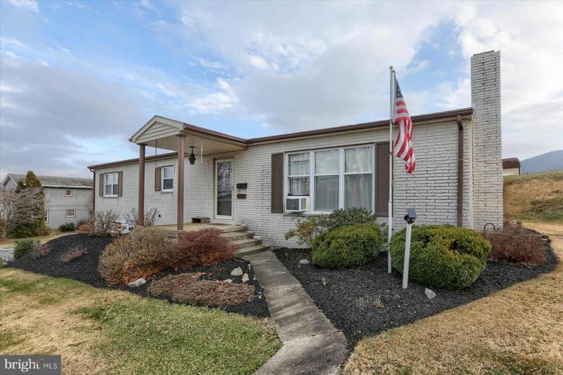 515 S MARKET ST, MILLERSBURG, PA 17061 Single Family Residence For Sale  MLS# PADA2028878