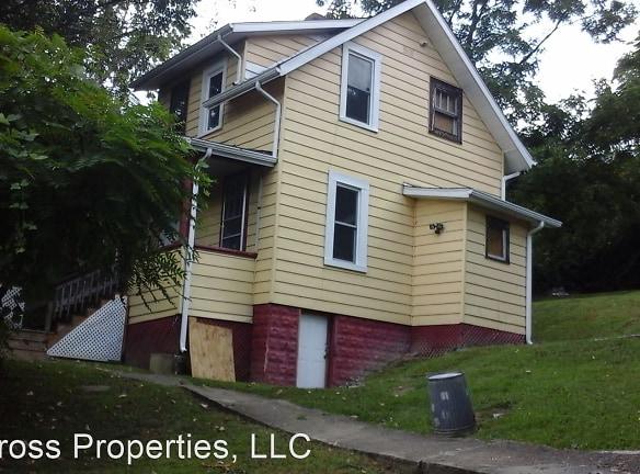 1048 College Ave - Morgantown, WV 26505 - Home For Rent