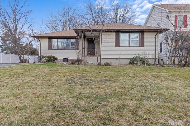 95 Dunbar Ave, Fords, NJ 08863 - MLS 2406841R for Sale