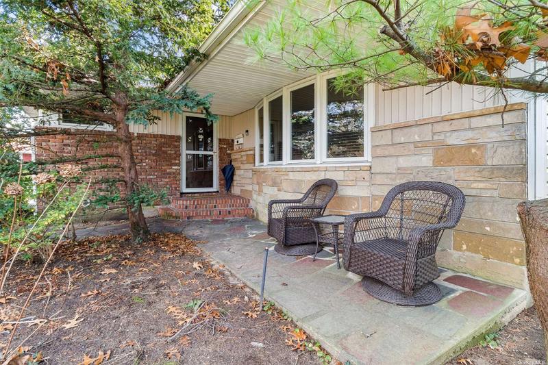 614 Mohawk Road West, West Hempstead, NY 11552 for Sale