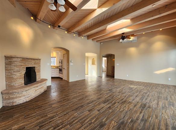 48 Sundance Dr - Santa Fe, NM 87506 - Home For Rent