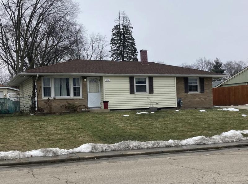304 AMARILLO DR, Carpentersville, IL 60110 Single Family Residence For Sale  MLS# 11964091