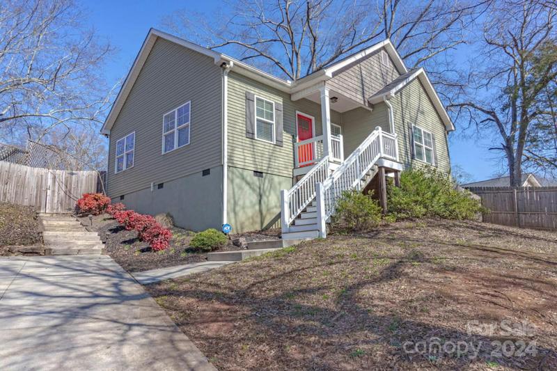 305 LOWNDES HILL RD, Greenville, SC 29607 Single Family Residence For Sale  MLS# 4099594 for Rent