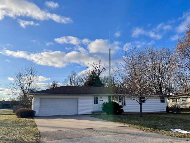 1368 BONNIE Drive, Menasha, WI 54952  624298418 for Sale