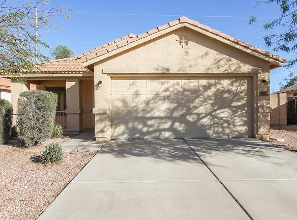 15237 N Gil Balcome - Surprise, AZ 85379 - Home For Rent
