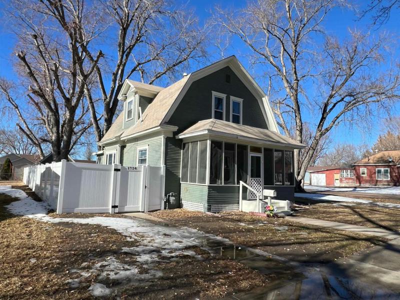 1720 B AVE, Gothenburg, NE 69138 Single Family Residence For Sale  MLS# 20240081