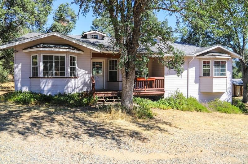 39009 Rd 425B, Oakhurst, CA 93644 - MLS FR23194023 for Sale