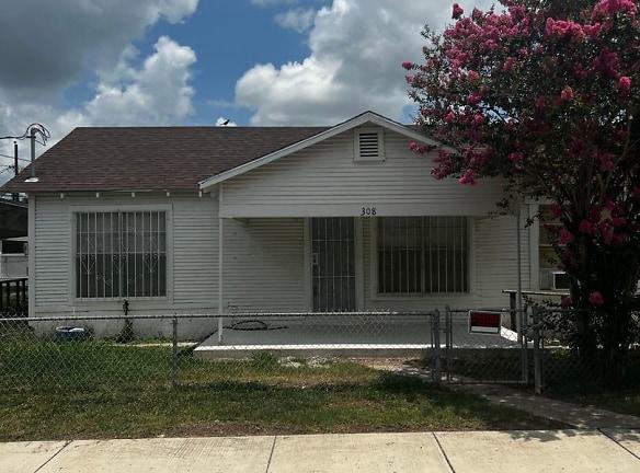 101 N Iowa Ave - Weslaco, TX 78596 - Home For Rent