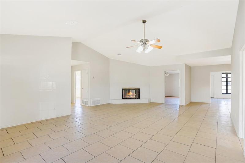 425 Cloverdale Ln, Garland, TX 75043 for Sale