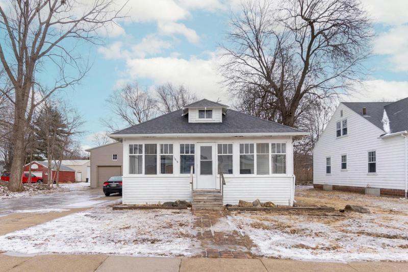 1013 W 20TH ST, Cedar Falls, IA 50613 Single Family Residence For Sale  MLS# 20235138