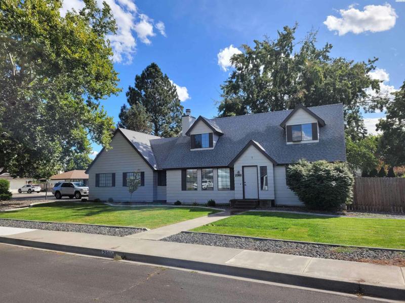 2300 MICHAEL AVE, Richland, WA 99352 Single Family Residence For Sale  MLS# 273632