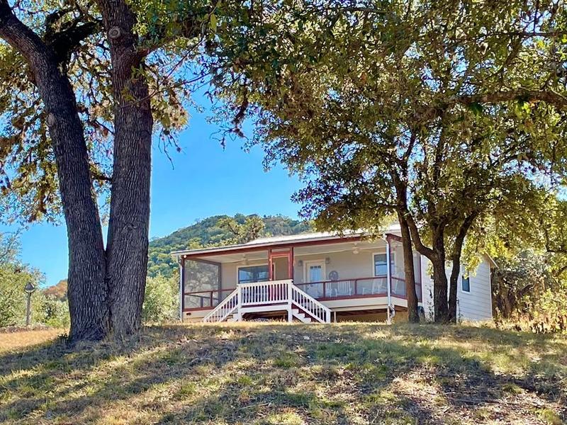595 Hood Dr, Leakey, TX 78873 for Sale