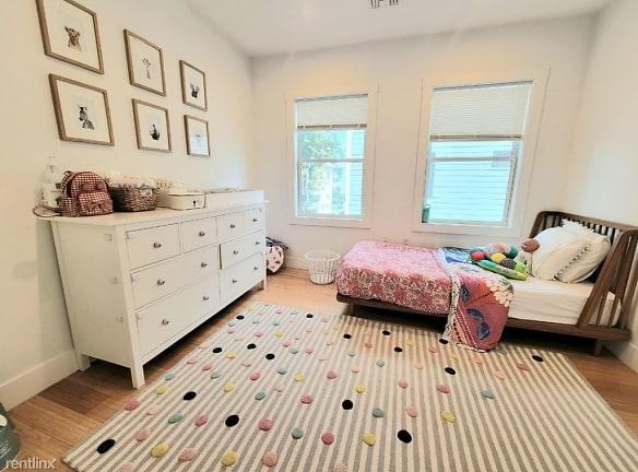 287 Ave. C unit 6 - New York, NY 10009 - Home For Rent