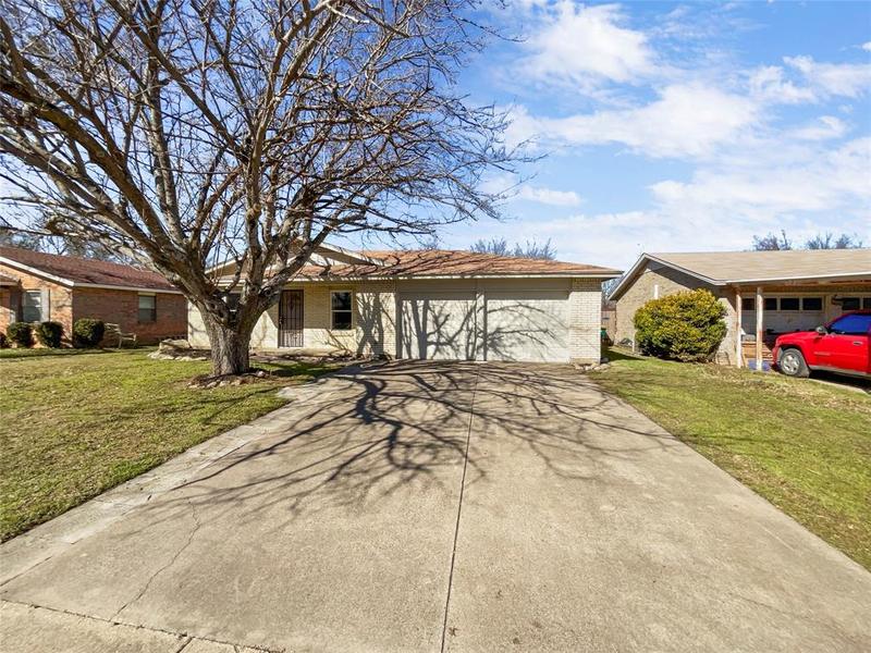 815 Lisa Ln, Cedar Hill, TX 75104 for Sale