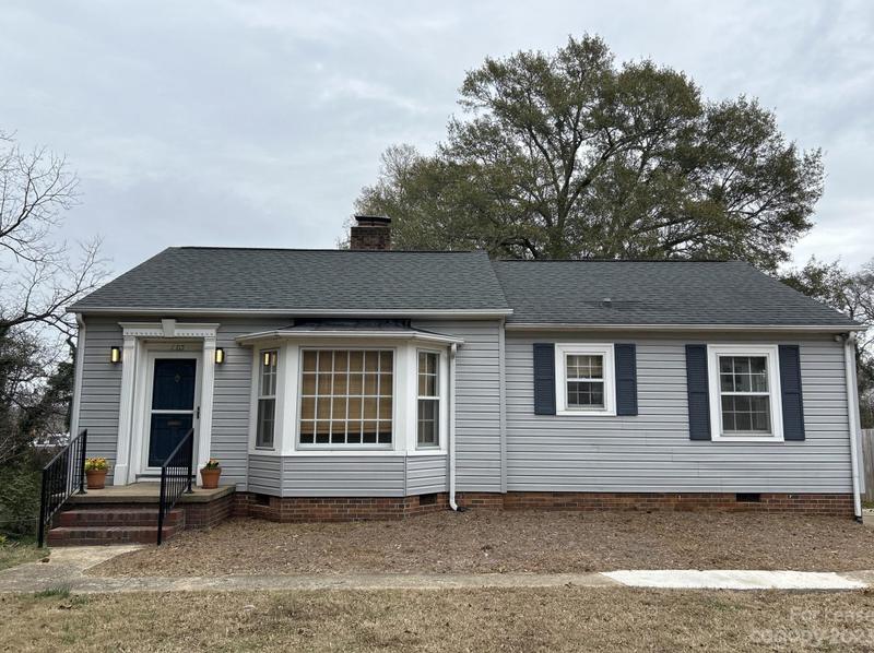 105 Crest St, Mount Holly, NC 28120 - MLS 4091483 for Rent