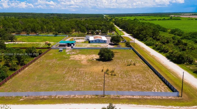827 Perimeter Rd, Clewiston, FL 33440 - MLS A11510888 for Sale