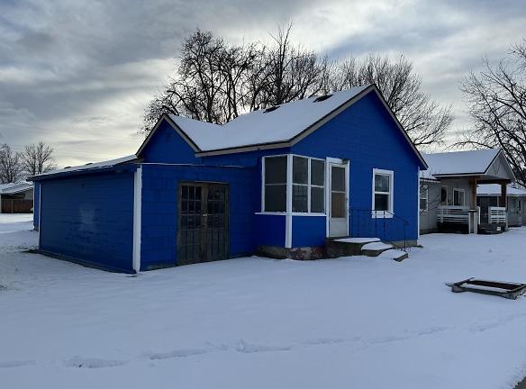 327 E Pine Ave - Meridian, ID 83642 - Home For Rent