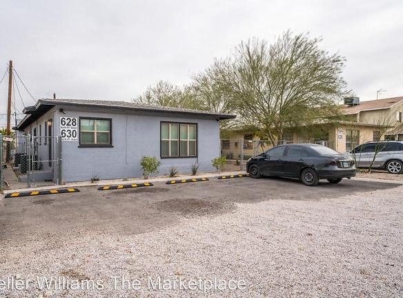 628 N 9th St - Las Vegas, NV 89101 - Home For Rent
