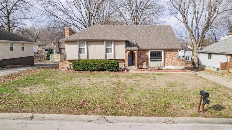 1005 Southwest 15 Street, Blue Springs, MO 64015 for Sale