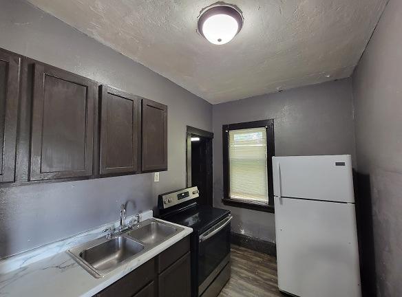 206 Clay St - Waterloo, IA 50703 - Home For Rent