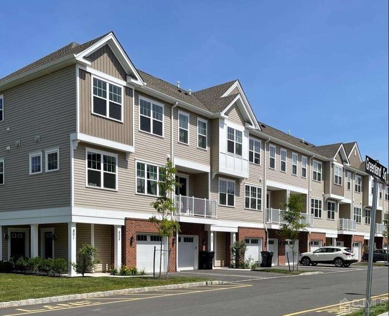 706 Greenland Square, Highland Park, NJ 08904  621030293 for Rent