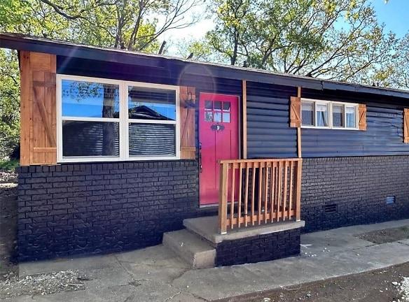 1840 Kaywood Ln #9 - Fayetteville, AR 72701 - Home For Rent