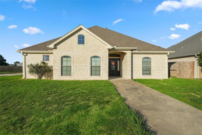 526 Lexington Dr, Port Neches, TX 77651 for Sale