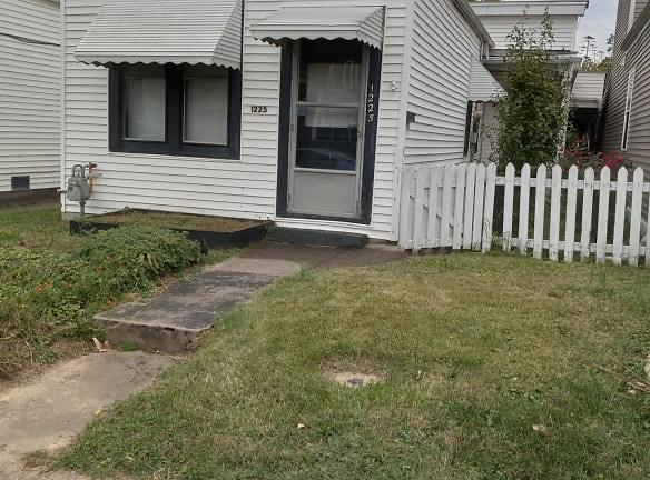 1225 Fischer Ave - Louisville, KY 40204 - Home For Rent