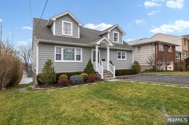 139 12th St, Wood Ridge, NJ 07075 - MLS 24003272 for Sale