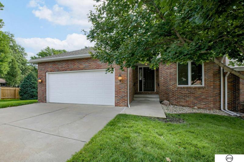 6735 FLINT RIDGE RD, Lincoln, NE 68506 Condo/Townhouse For Sale  MLS# 22402942