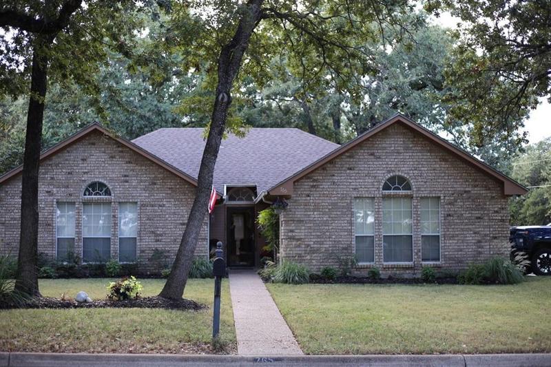 765 Oak Park Dr, Azle, TX 76020 for Sale