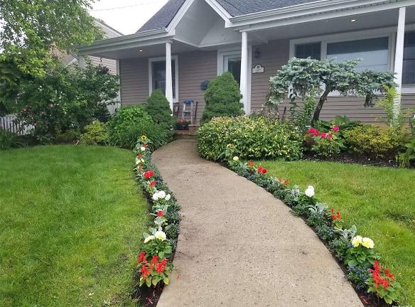 207 Jefferson Ave #HOUSE - Island Park, NY 11558 - Home For Rent